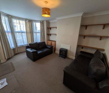 2 bedroom maisonette to rent - Photo 5
