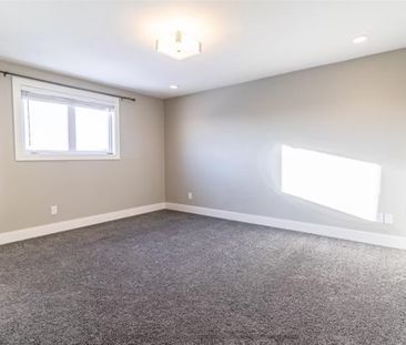 3 Bedroom Main Floor Home in Warman - Photo 2