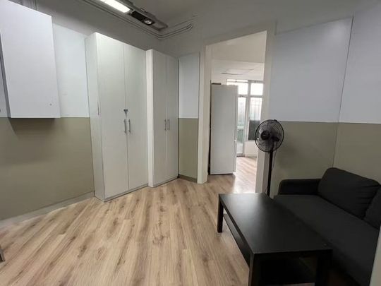 Carrer de Muntaner, Barcelona, Catalonia 08036 - Photo 1