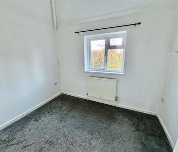 3 bedroom house to rent Knoll Crescent, Eastbourne, East Sussex, BN22 - Photo 3