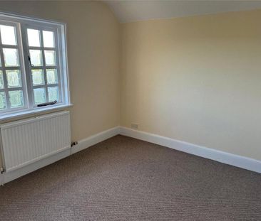 2 bedroom semi-detached house to rent - Photo 4