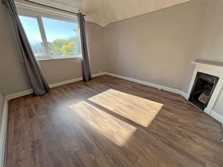 2 bedroom Semi-detached house to rent - Photo 5