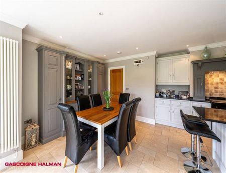 4 Bedroom Detached To Let - Photo 5