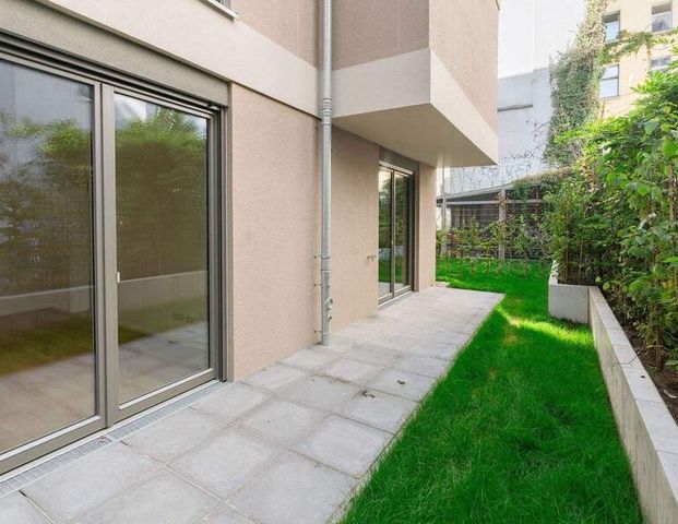 ERSTBEZUG! Schöne 3-Zi.-Whg. mit Einbauküche, Terrasse & kleinem Garten - Photo 1