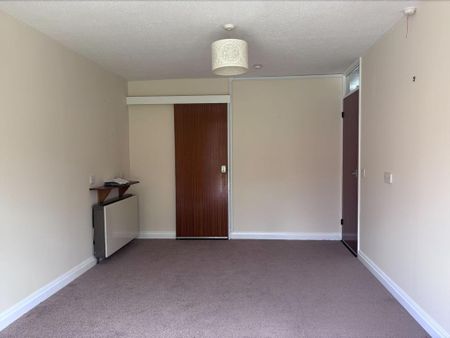 1 bedroom ground floor flat to rent - Photo 4