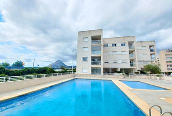 LONG TERM RENTAL. 3 bedroom penthouse apartment for rent with large own large terrace