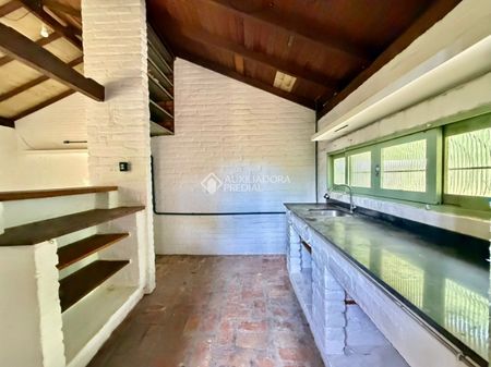 Casa com 3 quartos e 100m² para alugar em Lagoa da Conceição, Florianópolis. - Foto 2