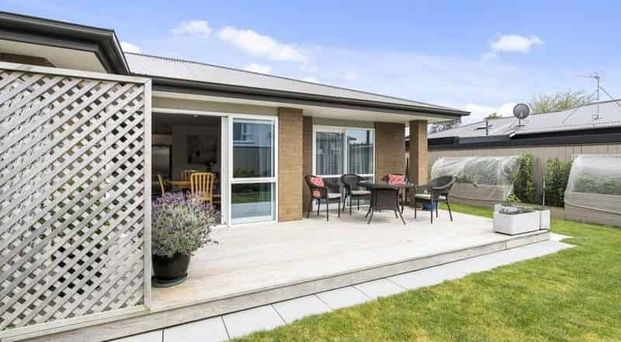 Modern 4 Bedroom Home In Westown - Photo 1