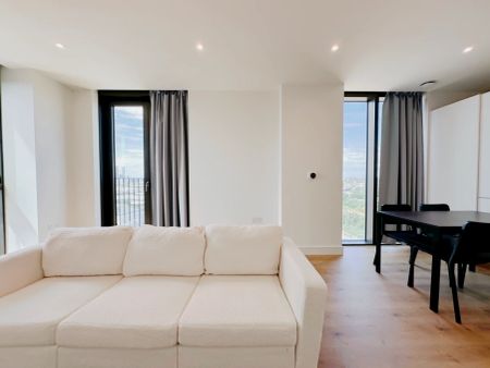 2 Bedroom 2 Bathroom Flat1805 - Photo 2