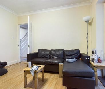 4 bedroom semi-detached house to rent - Photo 3