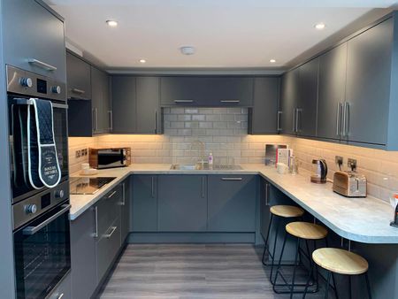 Stylish Property In East Ipswich- Lacey Street Room 5 - Photo 4