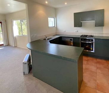 Spacious Townhouse | Temporary Reduced Rent! - Photo 2