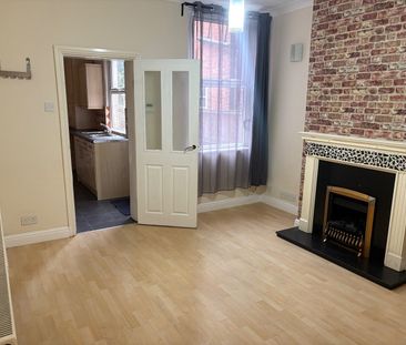 3 Bed Terraced House, North Street, CV2 - Photo 2