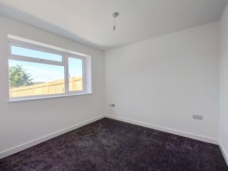 5 bedroom detached house to rent - Photo 3