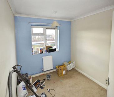 3 bedroom flat to rent - Photo 3