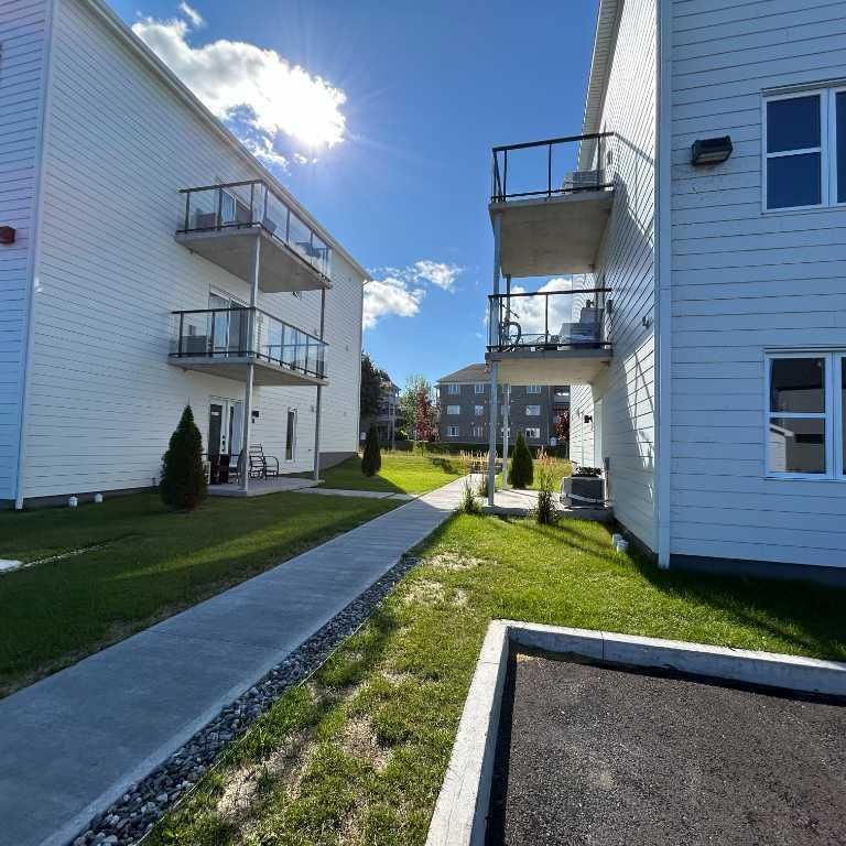 Magnifique Condo locatif neuf 3 1/2 secteur Charny pour mai 2026 - Photo 1