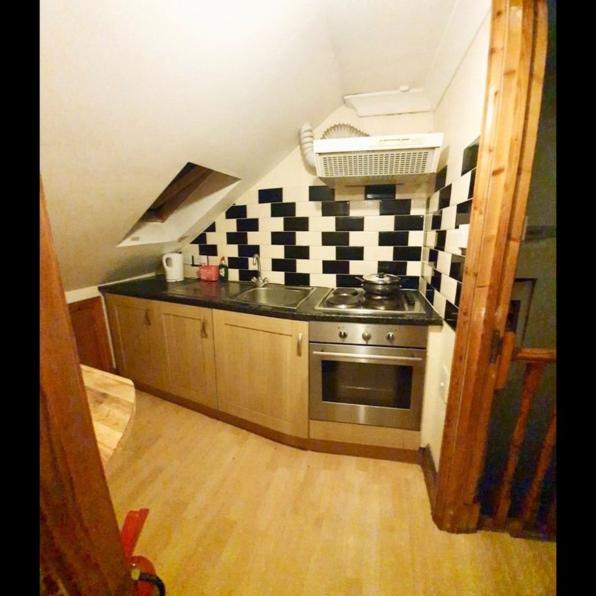 Room in a Shared House, Colville Road, E11 - Photo 1