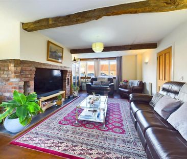 4 bedroom barn conversion to rent - Photo 1
