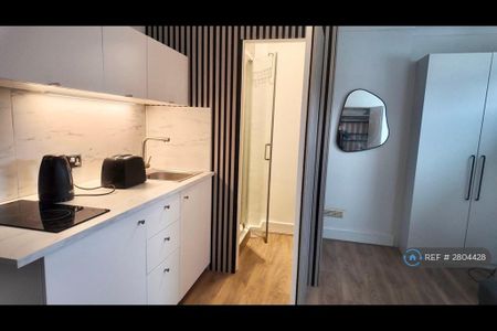 Studio to rent - Photo 5