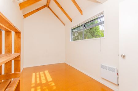 Amazing location! - Photo 2