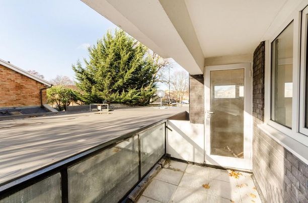 2 bedroom flat to rent - Photo 1
