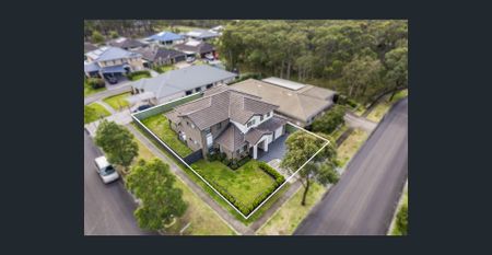 HUGE FAMILY HOME - FULLY FENCED - SOUGHT AFTER LOCATION NEAR SCHOOLS GREAT ACCESS TO FREEWAY - Photo 5