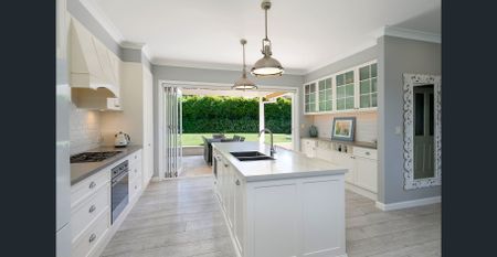 Stylish Fully Furnished Single Level Home – 4 to 6 Month Lease - Photo 3