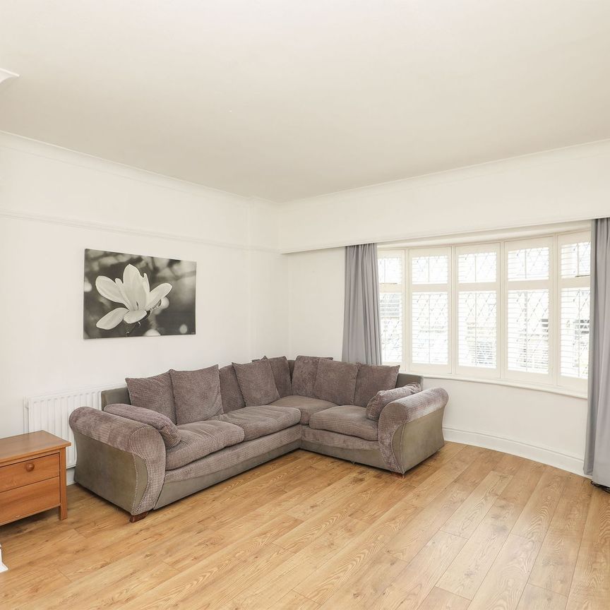 1 bedroom Flat to rent - Photo 1