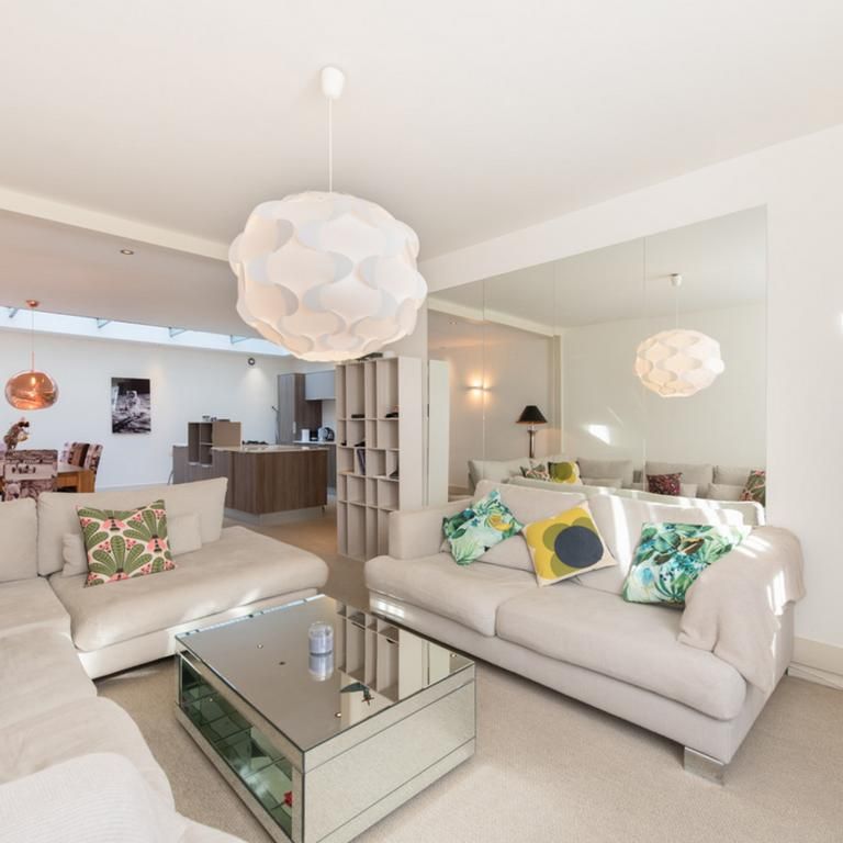 3 bedroom mews to rent - Photo 1