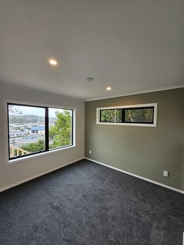 BRAND NEW! Central stand alone town house - Photo 3