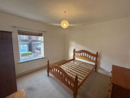 3 bedroom semi-detached house to rent - Photo 3