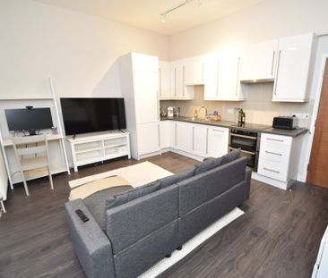 1 Bed Flat, Oaklands Grove, W12 - Photo 2