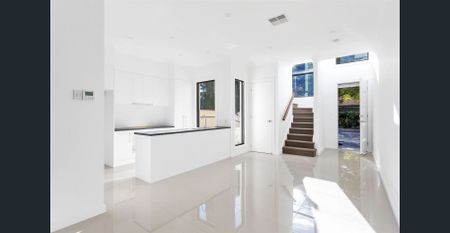 A beautiful home with a double garage, short drive to city and the bay - Photo 5