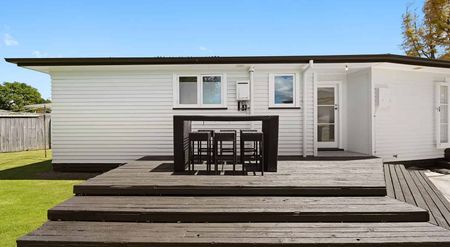 Charming 3BR Home in Silverdale! - Photo 2