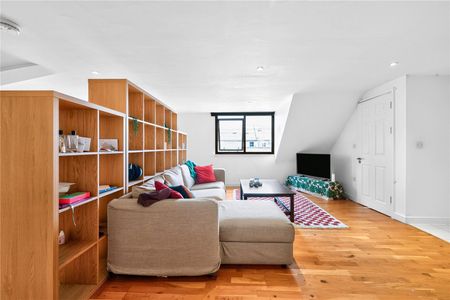 St. Helens Gardens, London, W10 6LH - Photo 3