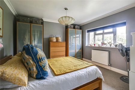 4 bedroom semi-detached house to rent - Photo 4