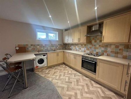 The Plantations, Low Moor, BD12 - Photo 4