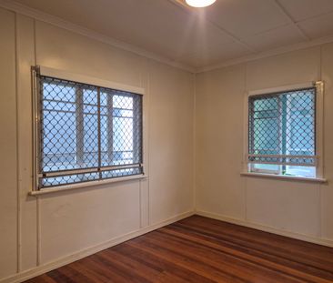 2/2A Castlereagh Street, Bundaberg South, Qld 4670 - Photo 4