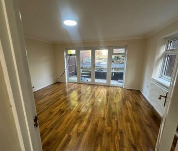 3 bedroom terraced house to rent - Photo 6
