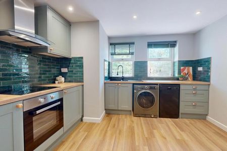 Hartley Avenue, Flat A, - Photo 3