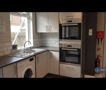 1 bedroom in a house share to rent - Photo 6