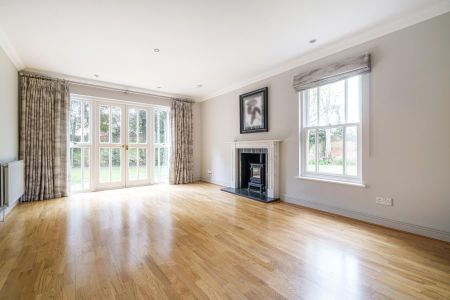 4 bedroom detached house to rent - Photo 2