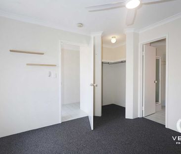 MODERN STREET-FRONT COTTAGE – EASY-CARE LIVING! AVAILABLE NOW. - Photo 6