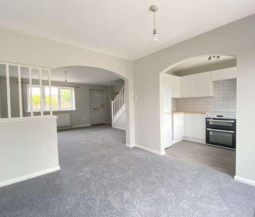 Hatch Warren, Basingstoke, RG22 - Photo 1