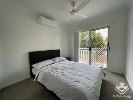 Brand-New Fully Furnished, All-Inclusive One-Bedroom Studio - Photo 2