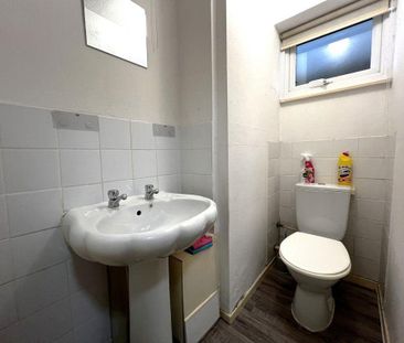 4 bedroom terraced house to rent - Photo 2
