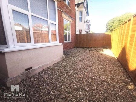 Cecil Road, Bournemouth, BH5 - Photo 4