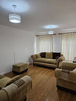 4 bedroom house to rent - Photo 1