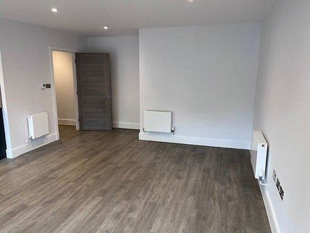 3 bedroom flat to rent - Photo 5