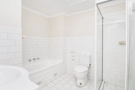 WALK TO WESTMEAD STATION/WELL PRICED & WELL LOCATED! - Photo 4